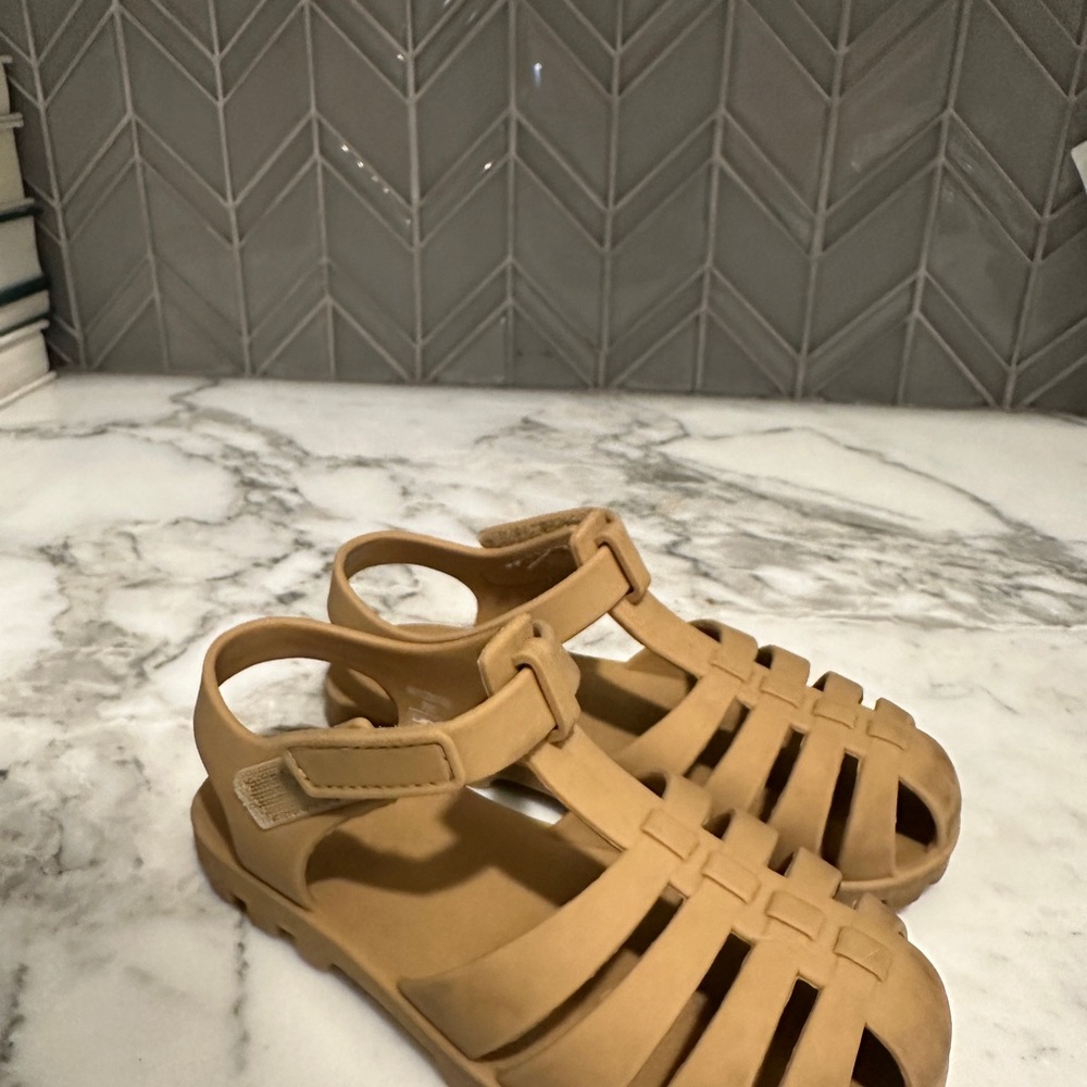 $28 ADD ON zara sandals girls fisherman shoes 8c H&M salt water‎ sun San